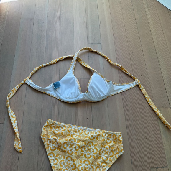 Orange and white swimsuit - Picture 3 of 4